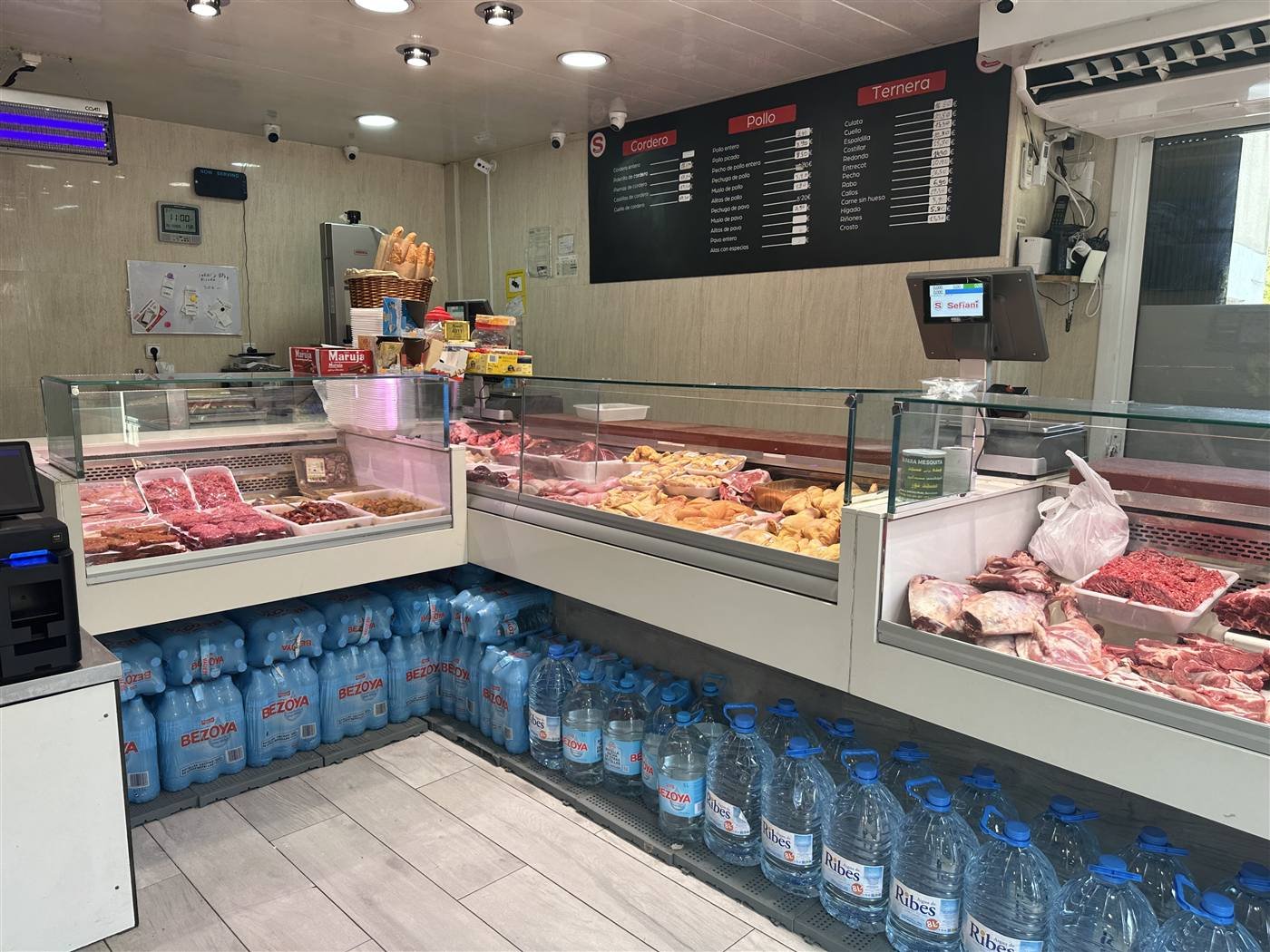 Interior y despiece en Carnicería Sefiani Rubí